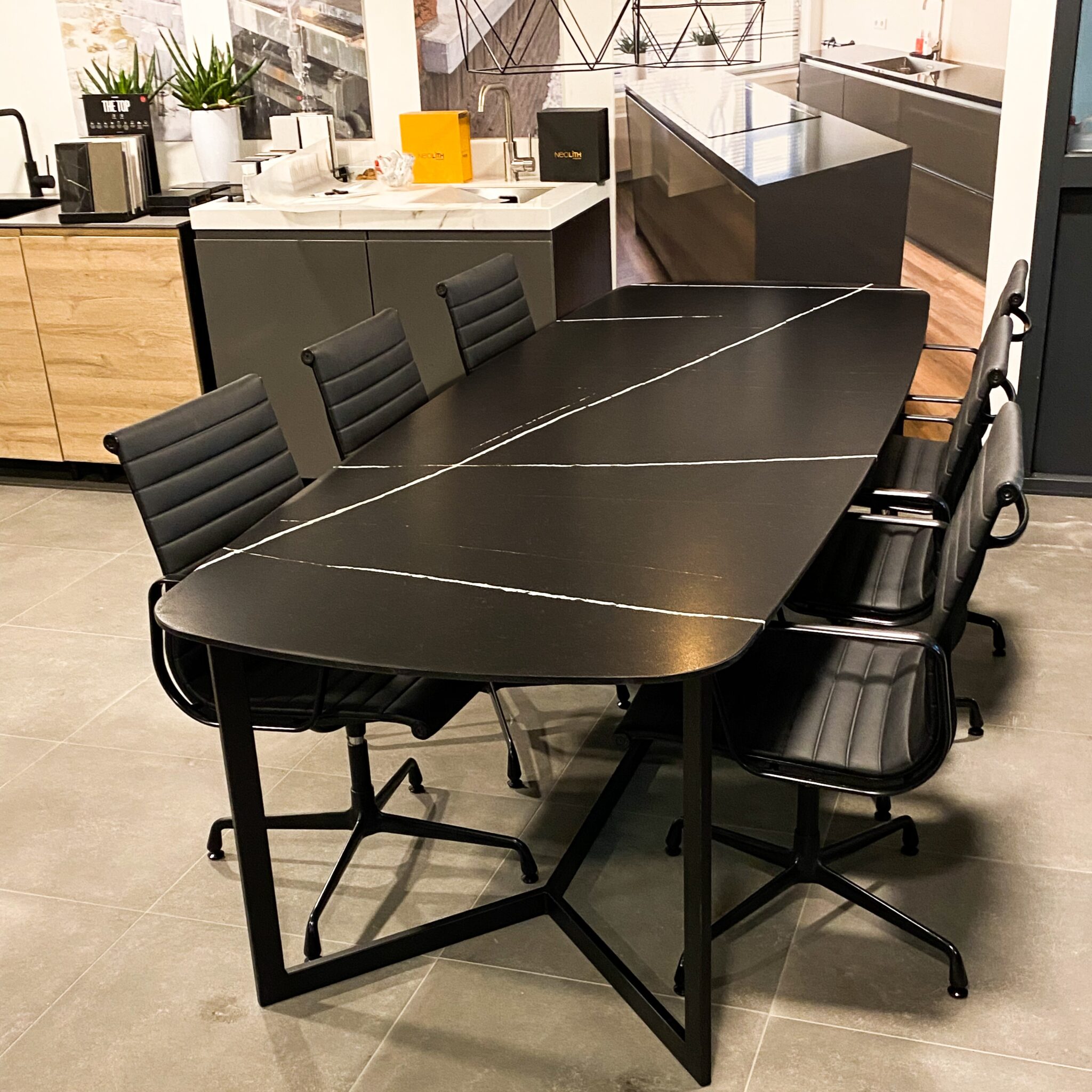 tafel showroom 3